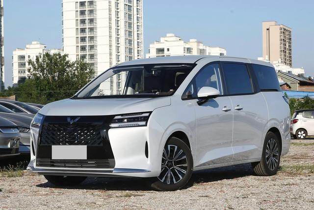 试驾五菱星光730,售价7万多的MPV,真让我一肚子话要说