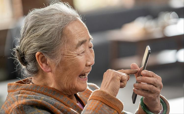 眼角经常发痒，却没有红肿？可能在提醒你这5个健康隐患