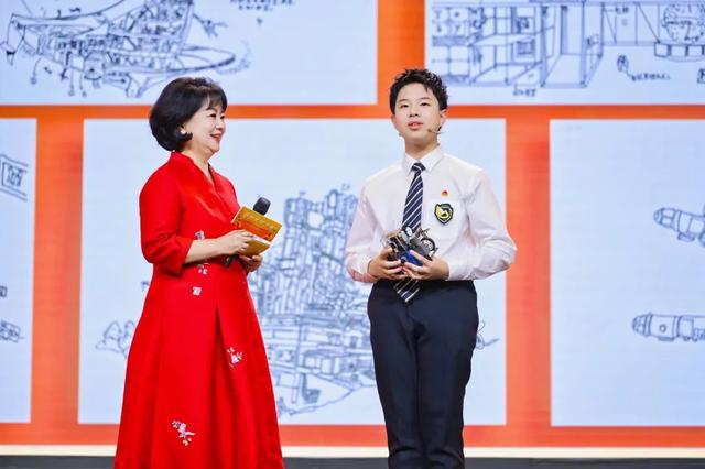 14岁少年造44项专利，奖金全捐，他是中国马斯克？