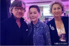 林子祥对前妻这一搂，戳穿了叶倩文的尴尬，梁洛施的话，有人信了图片
