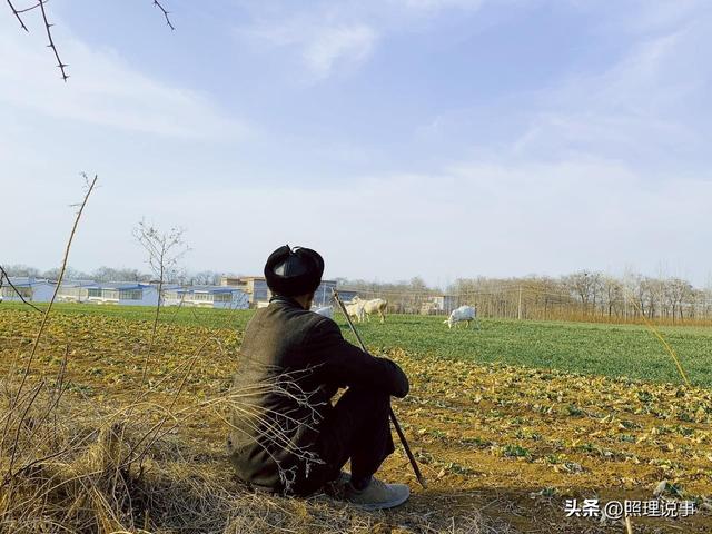 全国各地区城乡居民养老金收入排行：江浙两省领先，山东出人意料