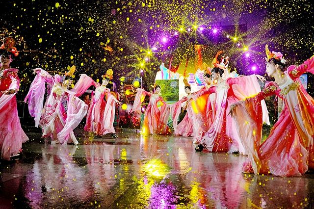 黔南暑期快闪登陆贵阳：天眼、非遗、影视打卡齐亮相！