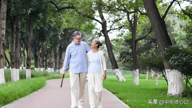 两性关系	，惊人发现，60岁与异性靠近，根本不是桃花运	，而是这个