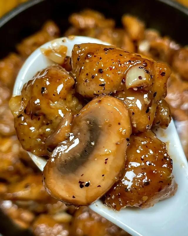 钾是土豆的36倍，建议中老年隔天吃一次，对肝脏好，腿脚更有劲！