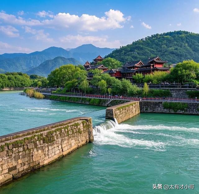 春节带家人游四川！6加暖心路线，熊猫+灯会+温泉全打卡