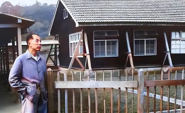 张学良被囚54年，生活奢华，月经费超北京人均工资400多倍