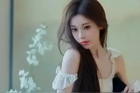 对门住了一个性感的女邻居,我的心开始躁动不安。图片