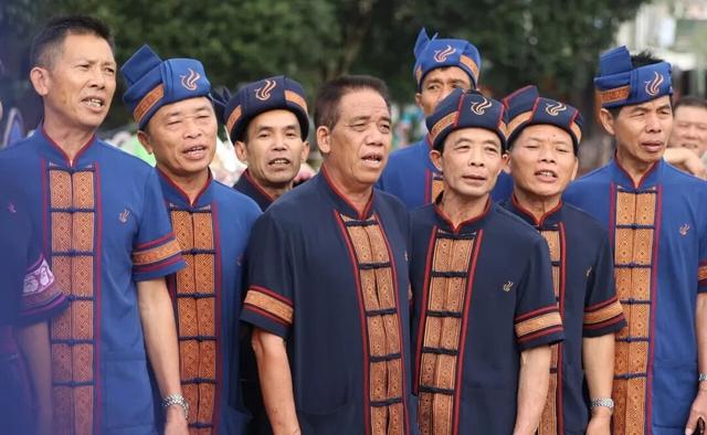 仫佬族最盛大的节日！广西罗城邀你这个周末来过依饭节咯~