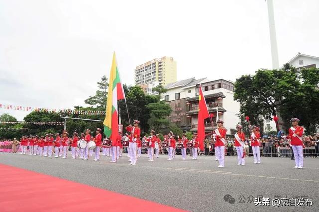 中缅胞波狂欢节刷屏了！牛车巡游、文化展演……瑞丽今天全城沸腾