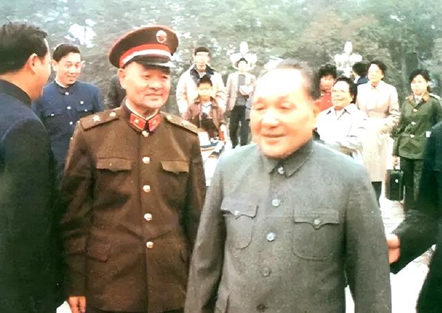 1985年百万大裁军，元帅上将大有人在，为何中央却选了个少将主持