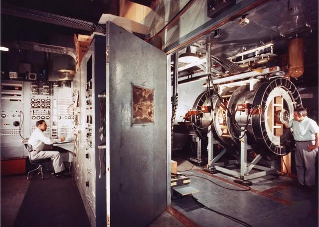 推开44吨的秘密：关于那扇“世界最重之门”的硬核往事