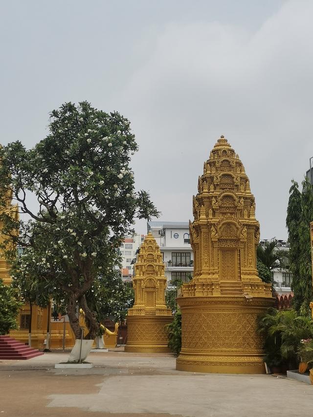 柬埔寨乌那隆寺——炙热的土地，时代的新生