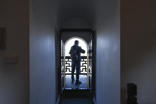 秋爽登文峰 塔下聚宾朋