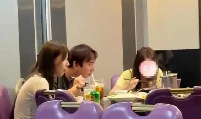 钱再多有什么用？71岁王健林瘦成皮包骨，王思聪本性难改沉迷女色