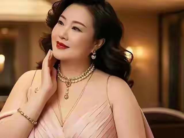 两性关系：搞定50岁女人的最好方式，就是喂饱这两个"饥饿"