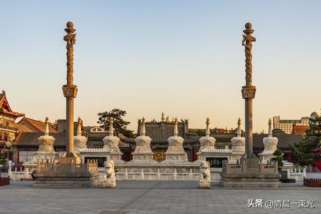 夜游呼和浩特市大召广场