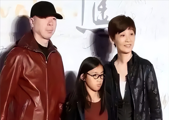 冯小刚被曝离婚？妻子徐帆不再隐忍，自曝婚姻真相，拿捏冯小刚