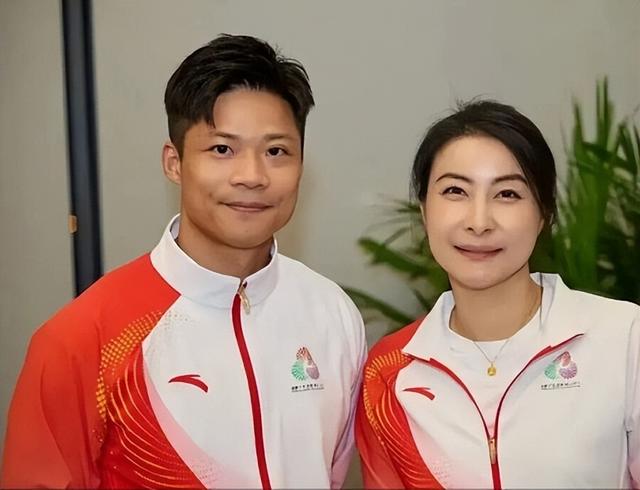 官方对郭晶晶的称呼变了	，三字之差释放强烈信号，霍震霆全说对了