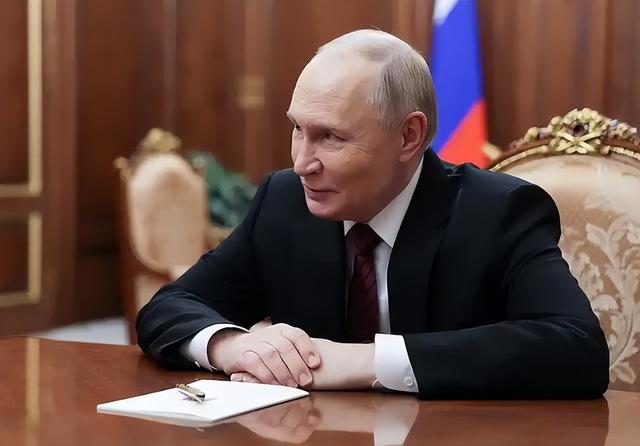 又有小动作了！老美持续对委方施压，普京一通电话或真能改变局势