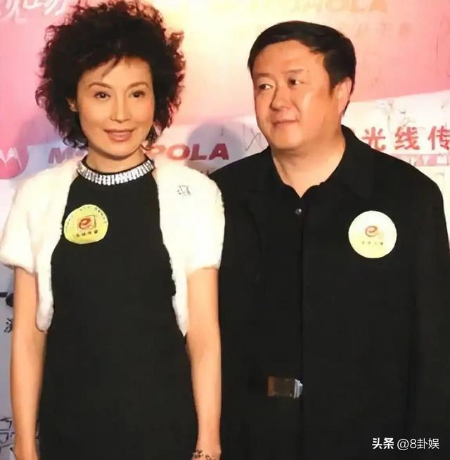 一婚娶央视主持人，二婚娶演员，三婚娶小30岁美女，64岁终于当爹