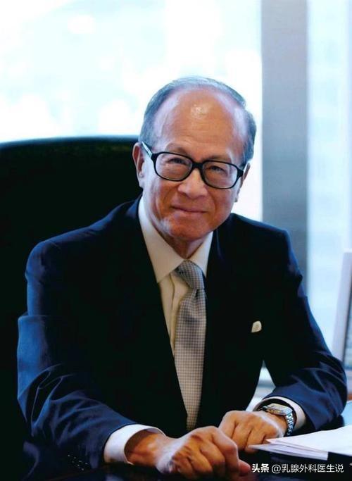 中国不挽留，美国不收留，被夹在中间的李嘉诚，终于玩不转了！