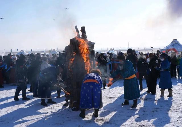 冰雪涮肉、篝火派对等人气旺！锡市冬季那达慕暨蒙古马超级联赛开幕！