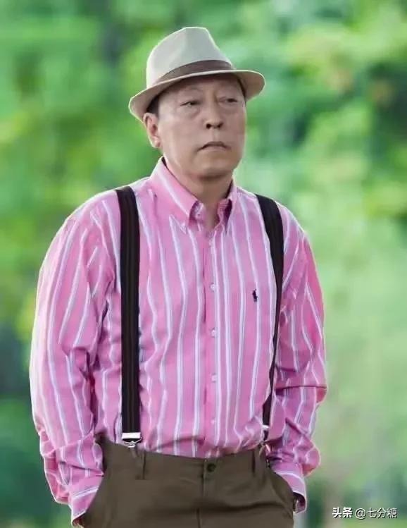 原来他们是夫妻，恩爱33年，无绯闻！真是一个贤妻旺三代