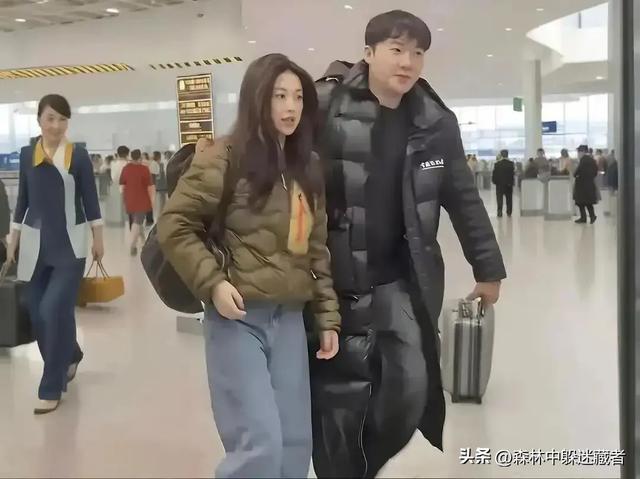 朱珠一件羽绒服火了，普通人穿却像米其林，差的不是钱是气质