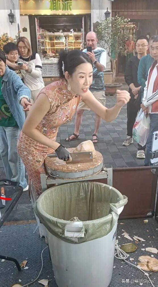 封关前瞻丨海口骑楼老街冬日景象：满眼都是外国人