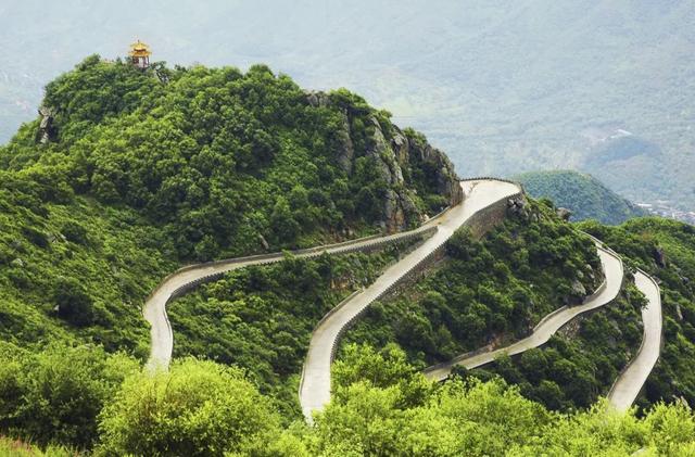 如果夏天有颜色，那么房山是_______