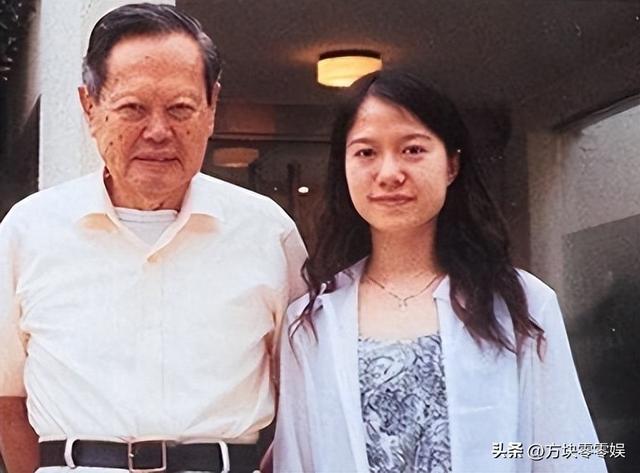 杨振宁家庭情况曝光：三个儿女无人继承物理学，与翁帆关系也很好