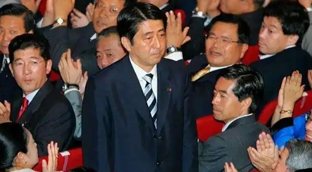 日本未来将向何处去？“安倍经济学”幻灭之后日本的出路在哪里？