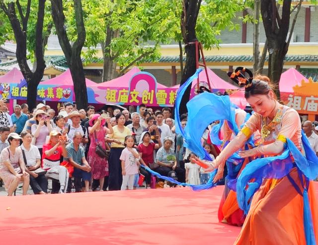 国庆中秋长假首日：祖庙狮舞粤韵引客潮，公园清幽享闲情｜双节同庆趣游佛山