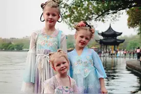 英国一家五口：全家旅行中国，结束中国之旅，刚到韩国被物价吓坏图片