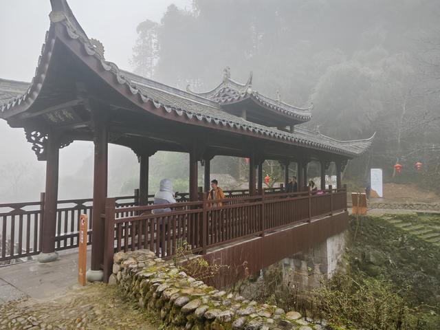 矿工们建造的家园，藏在深山中