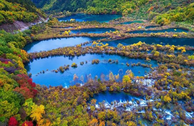 “天下一水”九寨沟
