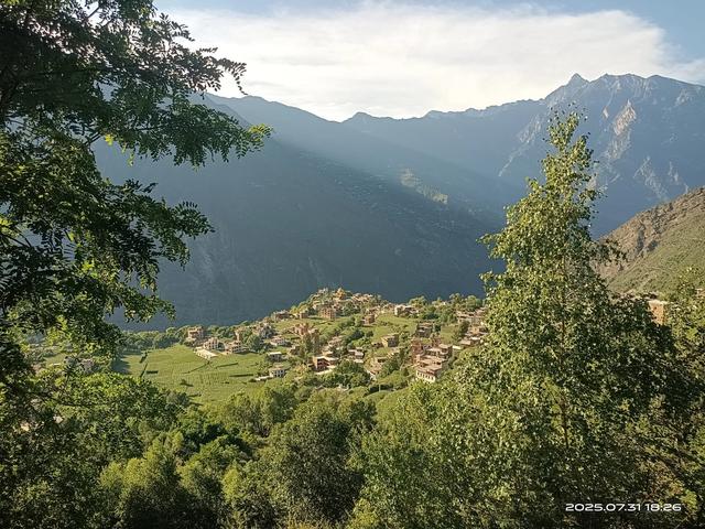 游四姑娘山，再到中路藏族
