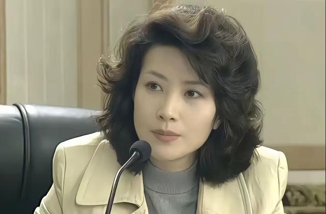 权色交易、陪睡上位，她压根不沾边	，简直是娱乐圈的一股“清流”