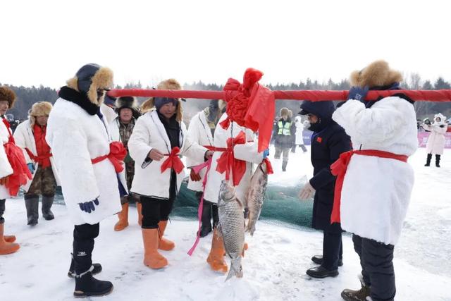 净月，长春冰雪第一站丨鱼跃冰湖 雁舞净月——首届“潭鱼飞雁”冬捕渔猎系列文化活动启幕