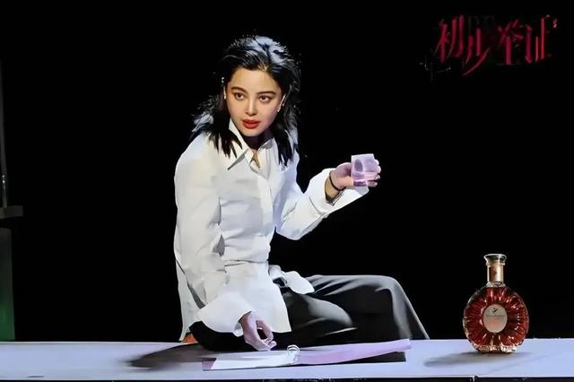 这个“不好惹”的女人，终于赢了｜想“红”的辛芷蕾