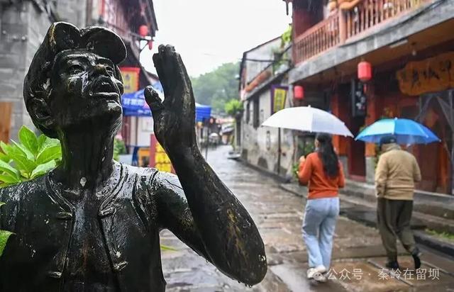 当秋雨掠过秦岭的山脊，汉中悄悄美成写意水墨画