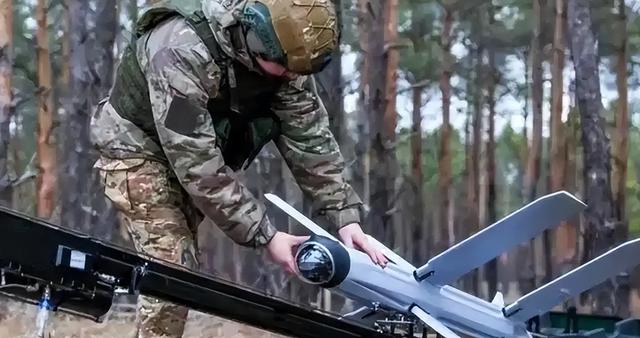 俄乌冲突大反转！红军城 9000 乌军被困，泽连斯基说辞遭拆穿