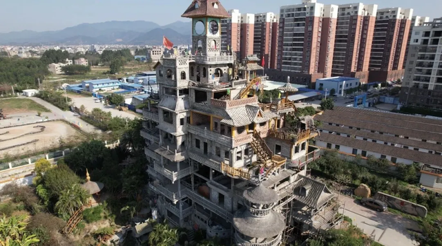 广西网红“怪楼”打卡攻略！一农民砸2000万亲手打造！