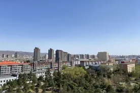 内蒙古大风降温开启一周 今日中东部风沙在线局地有扬沙或浮尘图片