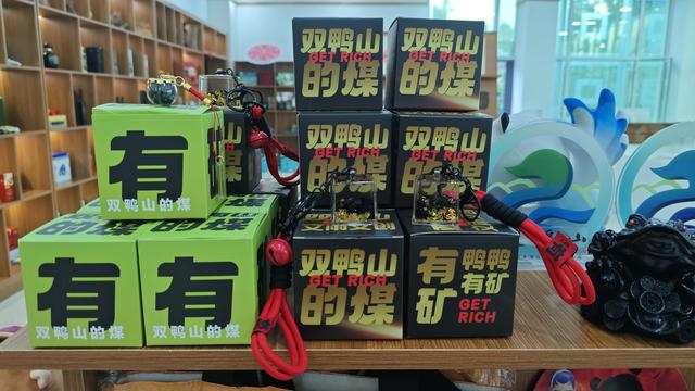 双鸭山市博物馆一楼两展厅每天延长开放至晚8点