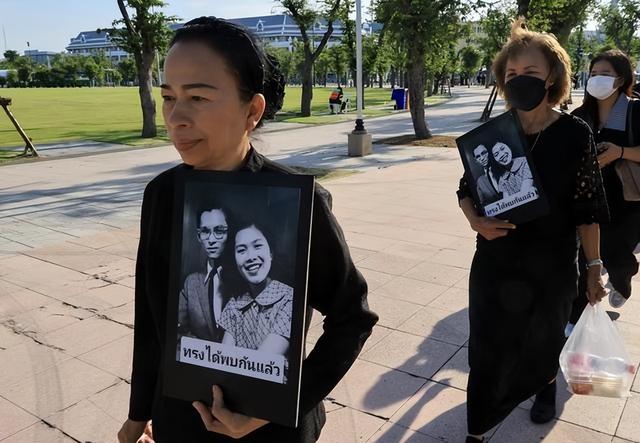 泰国“国母”逝世！一年的官方哀悼？想去旅游，这些指南一定要看