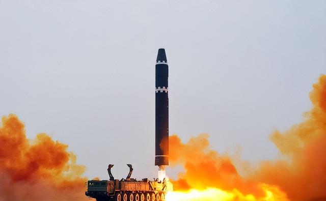 刚访华归来，金正恩就宣布重大决定，放弃统一，态度为何如此强硬