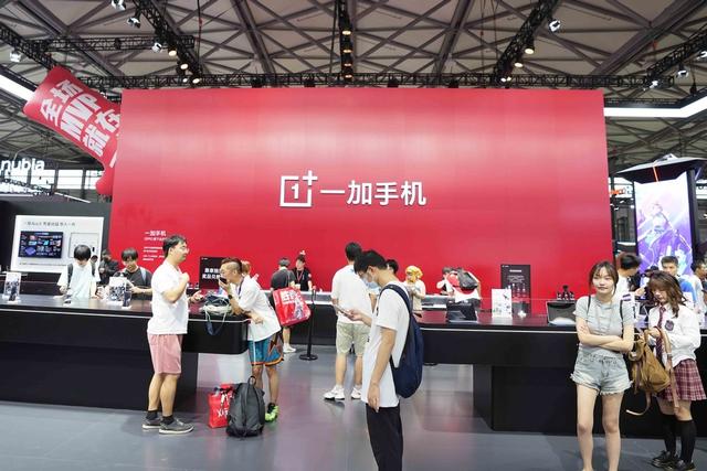 一加手机携旗舰亮相CJ2025 重构移动游戏体验边界