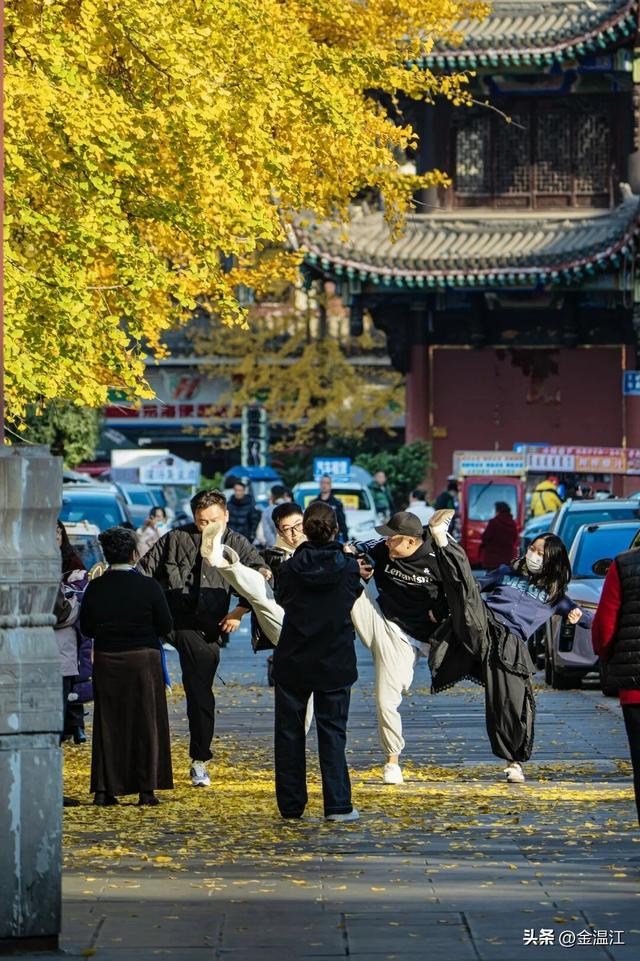 在“杏”福满满的大南街！这样拍超出片