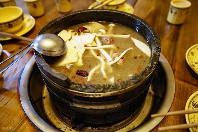 拉萨十大必吃美食，领略高原风味的文化与味觉交响！